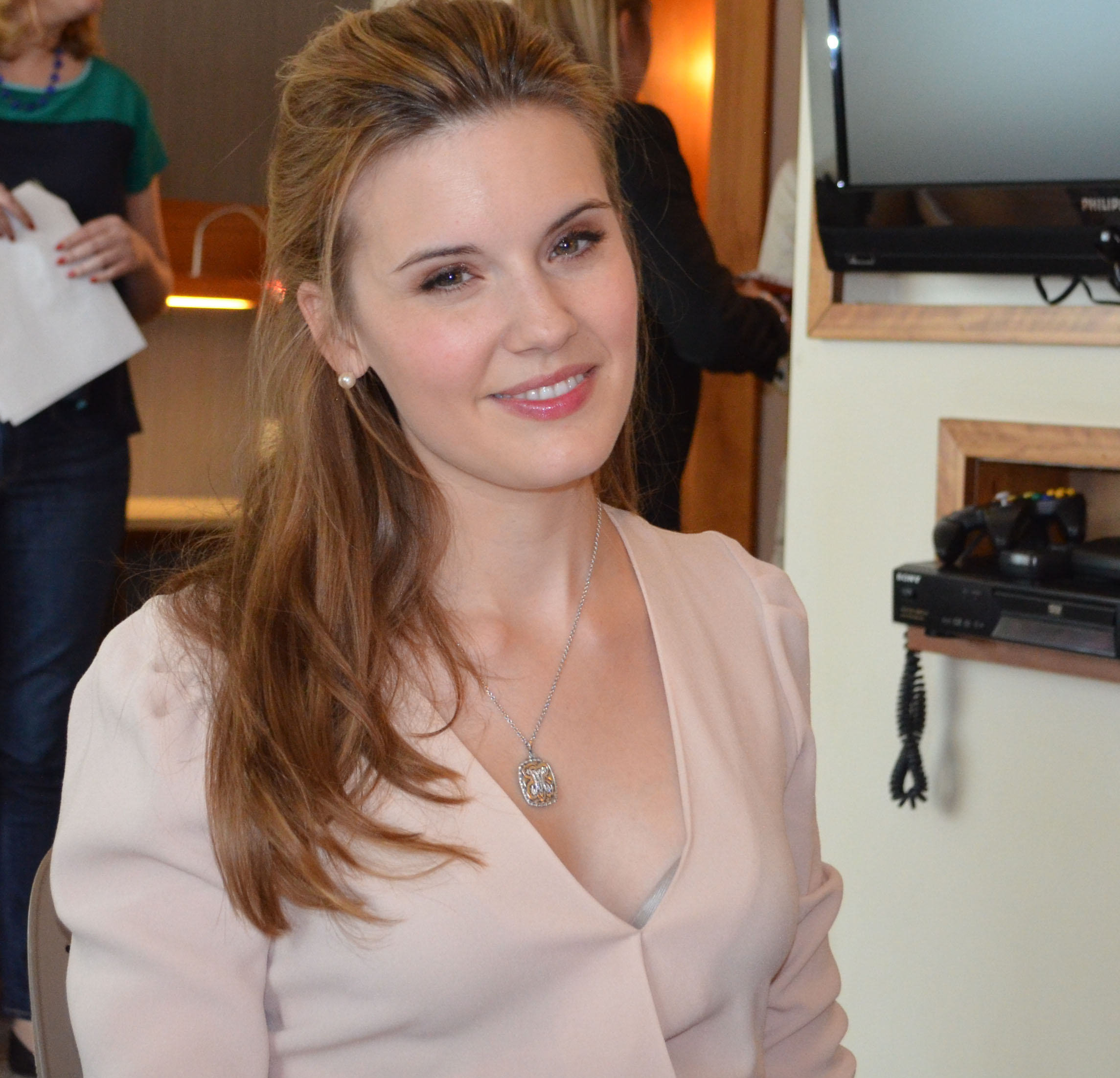 Maggie Grace Interview about Lockout, Twilight and Taken 2