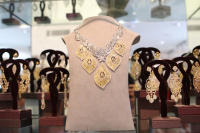 L'Dezen earrings & necklace