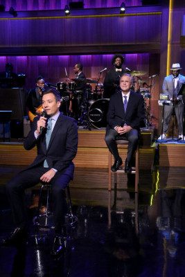 THE TONIGHT SHOW STARRING JIMMY FALLON -- Episode 0281 -- Pictured: (l-r) Host Jimmy Fallon and Former Governor Jeb Bush "Slow Jam the News" on June 16, 2015 -- (Photo by: Douglas Gorenstein/NBC)