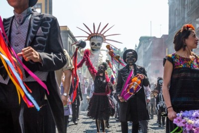 spectre-day of the dead parade