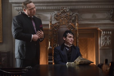 GOTHAM: (L-R) Butch Gilzean (Drew Powell) and Penguin (Robin Lord Taylor) in the ÒDamned if you Do,É Ó Season Two premiere of GOTHAM airing Monday, Sept. 21 (8:00-9:00 PM ET/PT) on FOX. ©2015 Fox Broadcasting Co. Cr: Nicole Rivelli/FOX