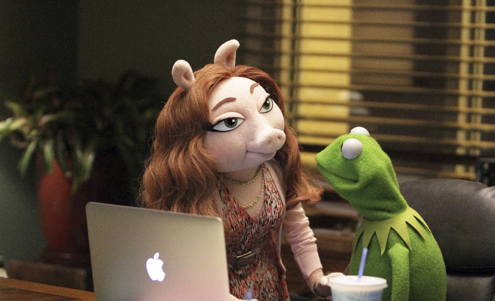 ABC Television Network (ABC/Andrea McCallin) DENISE, KERMIT THE FROG