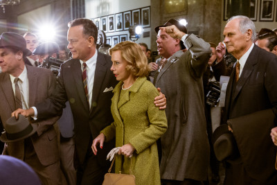 In DreamWorks Pictures/Fox 2000 Pictures' dramatic thriller BRIDGE OF SPIES, directed by Steven Spielberg, Brooklyn lawyer James Donovan (Tom Hanks) and his wife Mary (Amy Ryan) become the target of anti-communist fears when Donovan agrees to defend a Soviet agent arrested in the U.S.