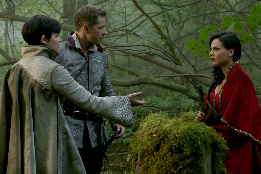 ONCE UPON A TIME - "Dreamcatcher" - In Camelot, as Mary Margaret and David attempt to retrieve the Dark One dagger, Emma uses a dreamcatcher to look into the past to see how Merlin was transformed into a tree. Together, Emma and Regina figure out the critical ingredient they must acquire to free Merlin, but it's a race against Arthur, who does not want Merlin released. Meanwhile, with encouragement from his moms, Henry musters up the courage to ask Violet on a date. Back in Storybrooke, the heroes break into Emma's house hoping to locate Gold, but what they find will give them a glimpse of Emma's end game. Far from prying eyes, Merida sets about the mission Emma has tasked her with and begins molding Gold into the hero they need to draw Excalibur, on "Once Upon a Time," SUNDAY, OCTOBER 25 (8:00-9:00 p.m., ET) on the ABC Television Network. (ABC/Jack Rowand) GINNIFER GOODWIN, JOSH DALLAS, LANA PARRILLA