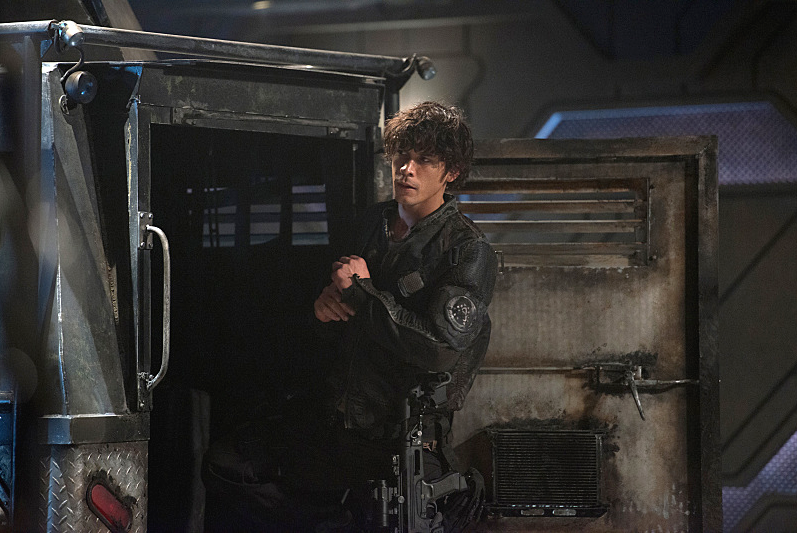  Pictured: Bob Morley as Bellamy -- Credit: Diyah Pera/The CW -- © 2016 The CW Network, LLC. All Rights Reserved