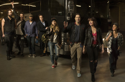 Peter Cambor as Milo, Colson Baker as Wes, Finesse Mitchell as Harvey, Rafe Spall as Reg, Imogen Poots as Kelly Ann, Luke Wilson as Bill Hanson, Carla Gugino as Shelli Anderson and Keisha Castle-Hughes as Donna in Roadies. Photo: Courtesy of SHOWTIME