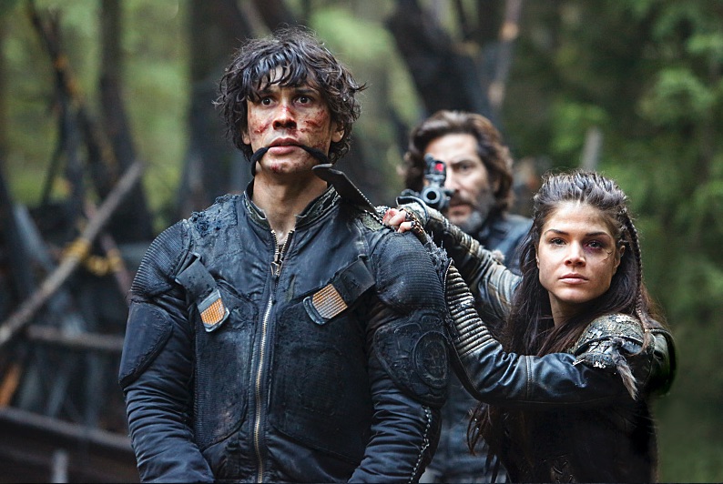 Pictured (L-R): Bob Morley as Bellamy, Henry Ian Cusick as Kane, and Marie Avgeropoulos as Octavia -- Credit: Bettina Strauss/The CW -- © 2016 The CW Network, LLC. All Rights Reserved