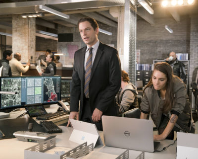 APB: PITCH:L-R: Justin Kirk and Caitlin Stacey in APB coming soon to FOX.  ©2016 Fox Broadcasting Co. Cr:  Chuck Hodes / FOX
