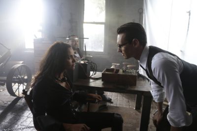 GOTHAM: L-R: Jessica Lucas, Drew Powell and Cory Michael Smith in the ÒMad City: Time BombÓ episode of GOTHAM airing Monday, Nov. 21 (8:00-9:01 PM ET/PT) on FOX. Cr: FOX.